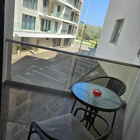 Alistwin * Mamaia